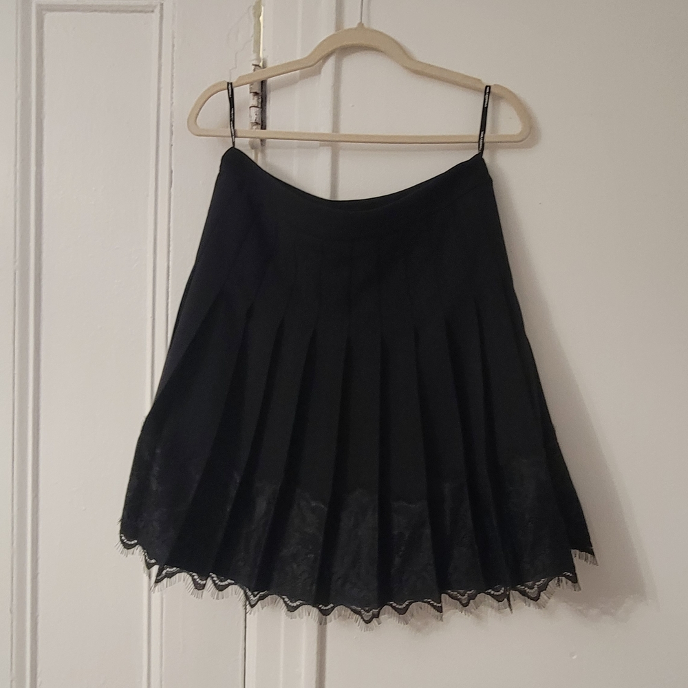 NWT Karl Lagerfeld Paris Black Pleated Lace Trim Skirt Size 2 / XS S / SOLD OUT